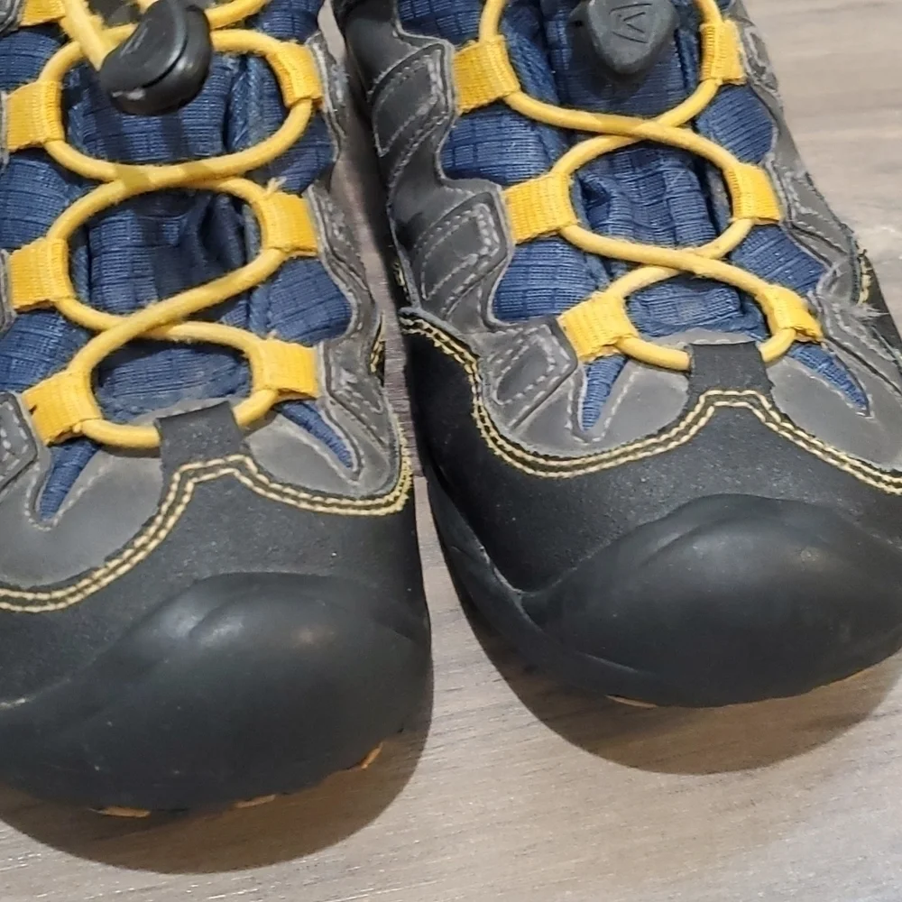 Keen Mens Outdoor Hiking Sneakers Shoes sz 5